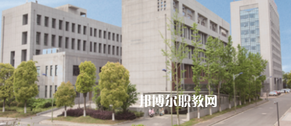 江蘇省邗江中等專業(yè)學(xué)校地址在哪里，哪個地區(qū)，哪個城市?