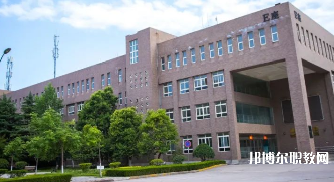 西安技師學(xué)院地址，乘車(chē)路線