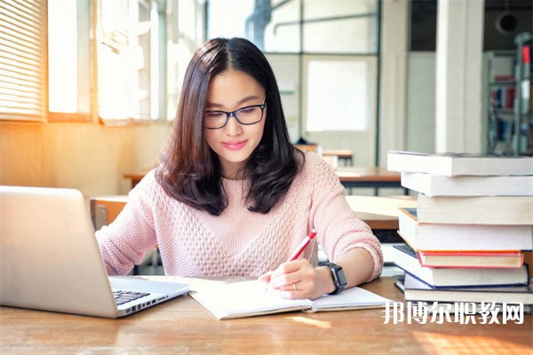 益陽(yáng)電子工業(yè)學(xué)校有哪些招生專業(yè)（2023年）
