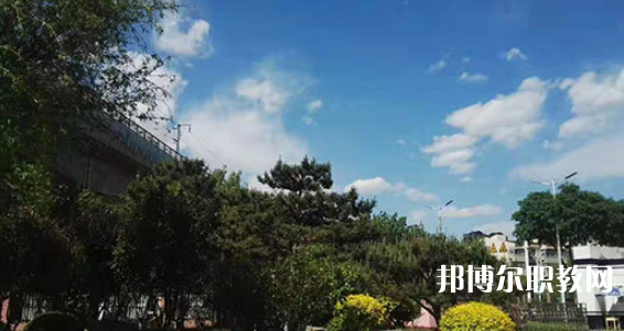 唐山市豐南區(qū)中等專業(yè)學校地址，乘車路線