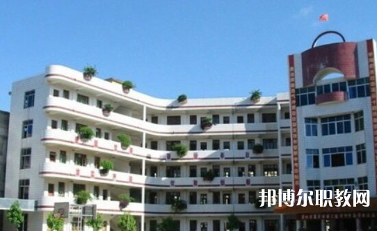 2024玉林市龍池職業(yè)技術(shù)學(xué)校招生計(jì)劃 招生人數(shù)是多少(附要求、條件、對(duì)象)