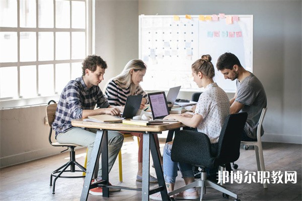 廣西哪里的中職學(xué)校能讀計(jì)算機(jī)應(yīng)用(辦公自動(dòng)化方向)專(zhuān)業(yè)