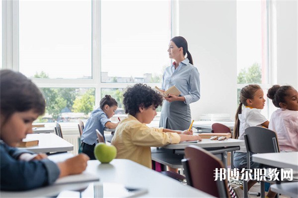 四川哪里的中職學校能讀汽車車身修復專業(yè)