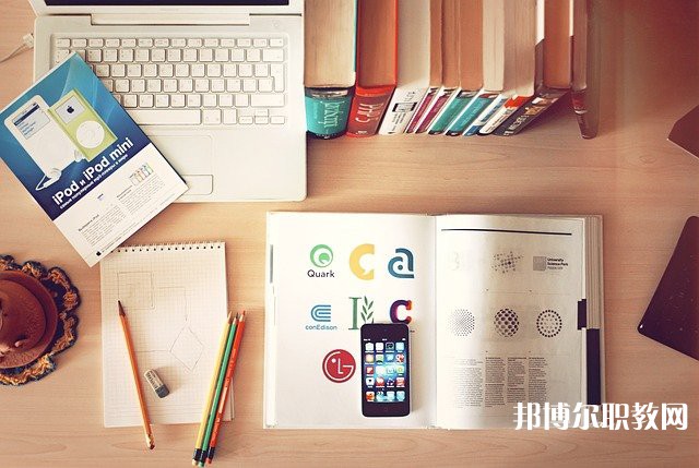 四川哪里的中專學(xué)校能讀鐵路客運專業(yè)