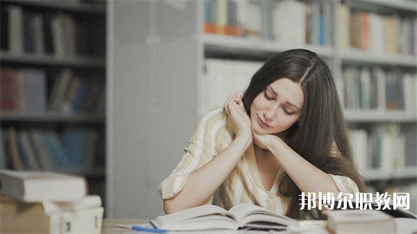四川哪里的中職學校能讀保健按摩專業(yè)