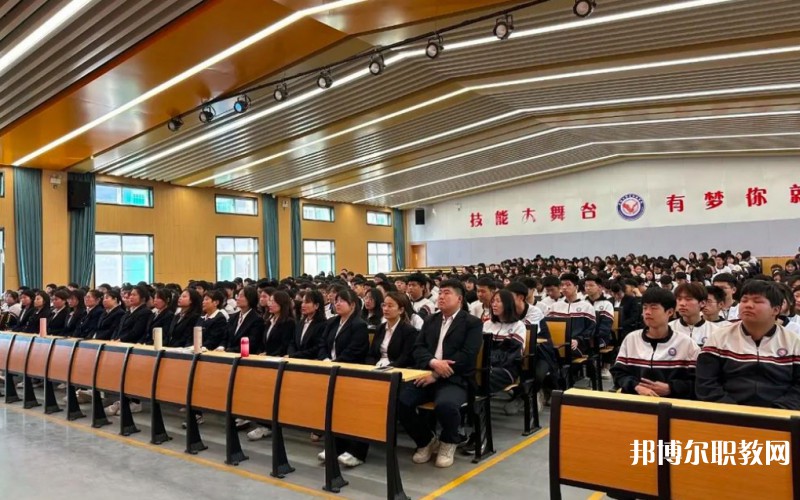 2025運(yùn)城市職業(yè)技能學(xué)校招生計(jì)劃 招生人數(shù)是多少(附要求、條件、對(duì)象)