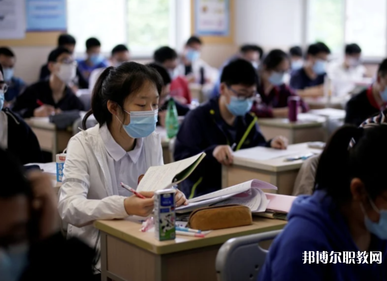2025邯鄲中專學(xué)校最新排名前三名單