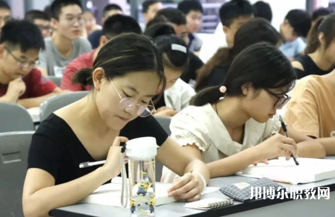 2025開(kāi)封中專學(xué)校最新排名前三名單